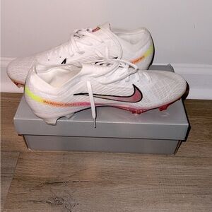 Nike macerials